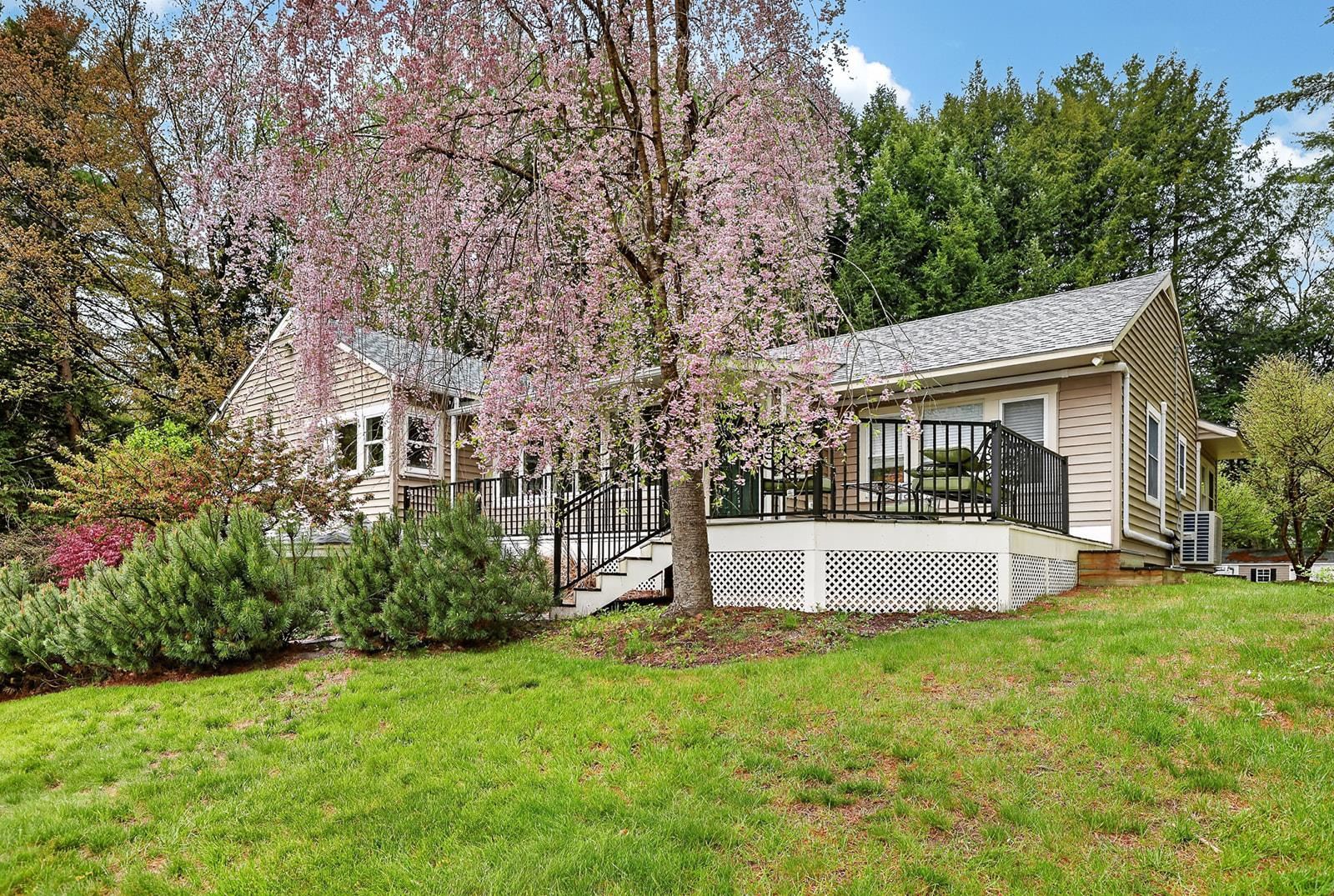 9 Wyeth Road Hanover, NH 03755 - Photo 4 of 29