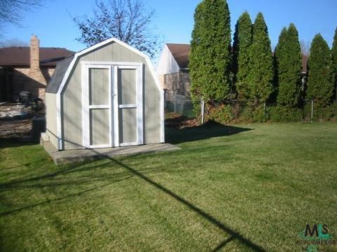 45517 Spagnuolo Road Macomb, MI 48044 - Photo 9 of 9 662899-8.JPG