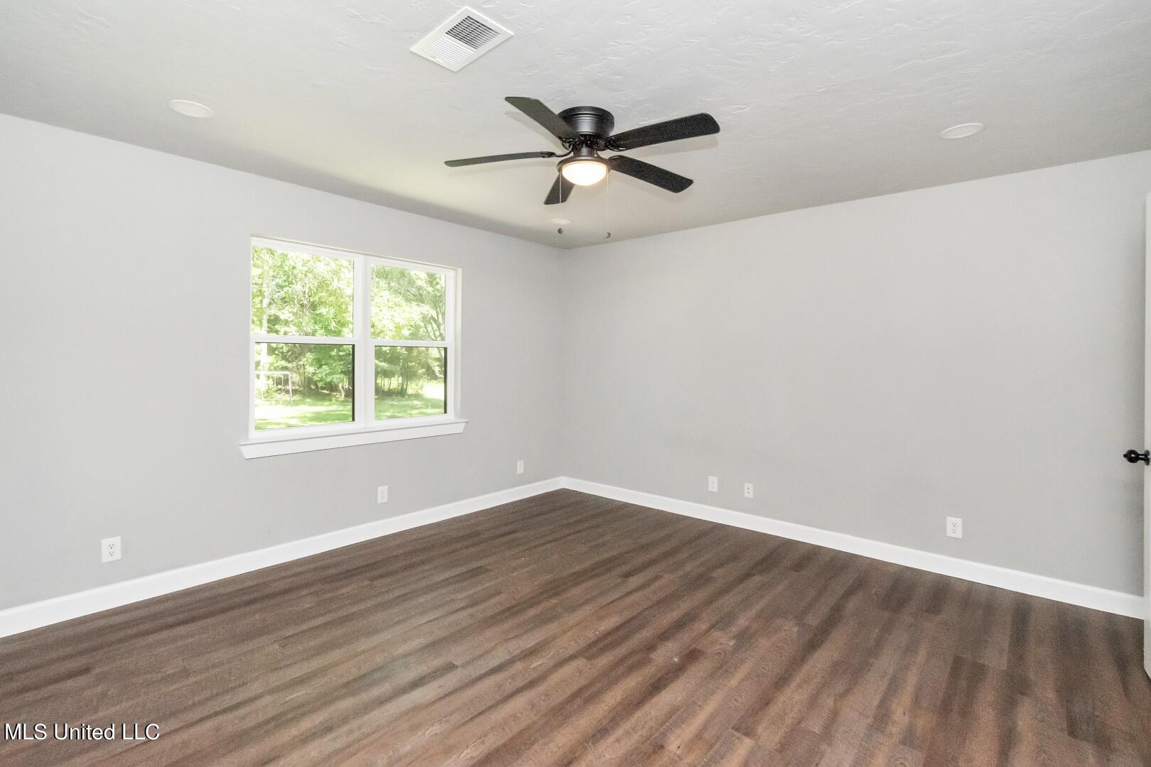 2624 Hardy Parker Road Moss Point, MS 39562 - Photo 15 of 25 DSC_1373 (Large)