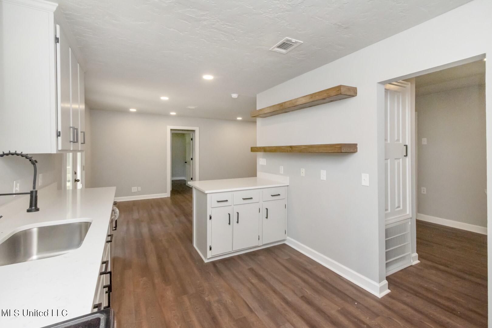 2624 Hardy Parker Road Moss Point, MS 39562 - Photo 19 of 25 DSC_1371 (Large)