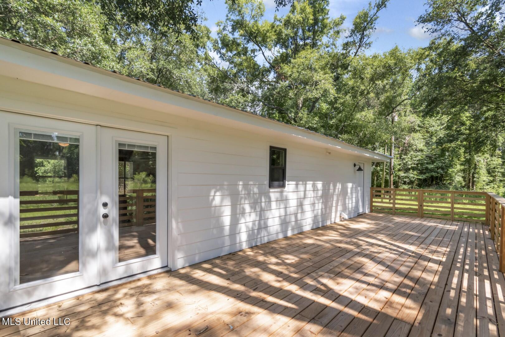 2624 Hardy Parker Road Moss Point, MS 39562 - Photo 7 of 25 DSC_1403 (Large)