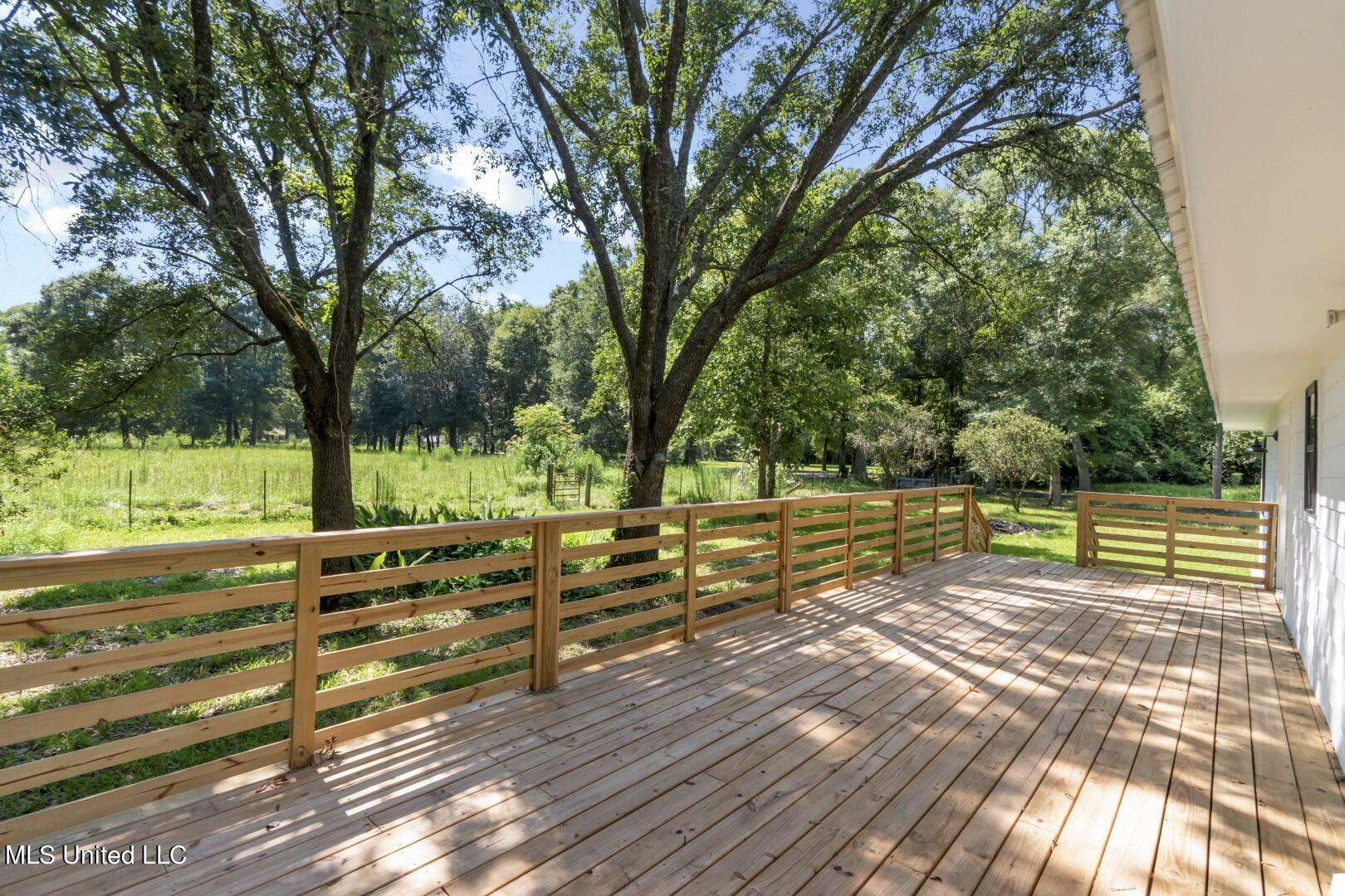 2624 Hardy Parker Road Moss Point, MS 39562 - Photo 10 of 25 DSC_1401 (Large)