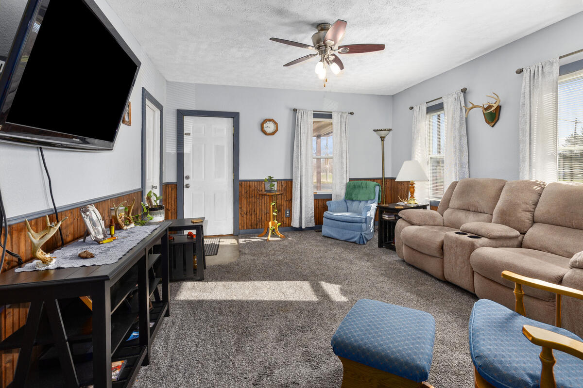 517 West Fenwick Road Fenwick, MI 48834 - Photo 4 of 25 https___photoreal.io_wp-content_photorea