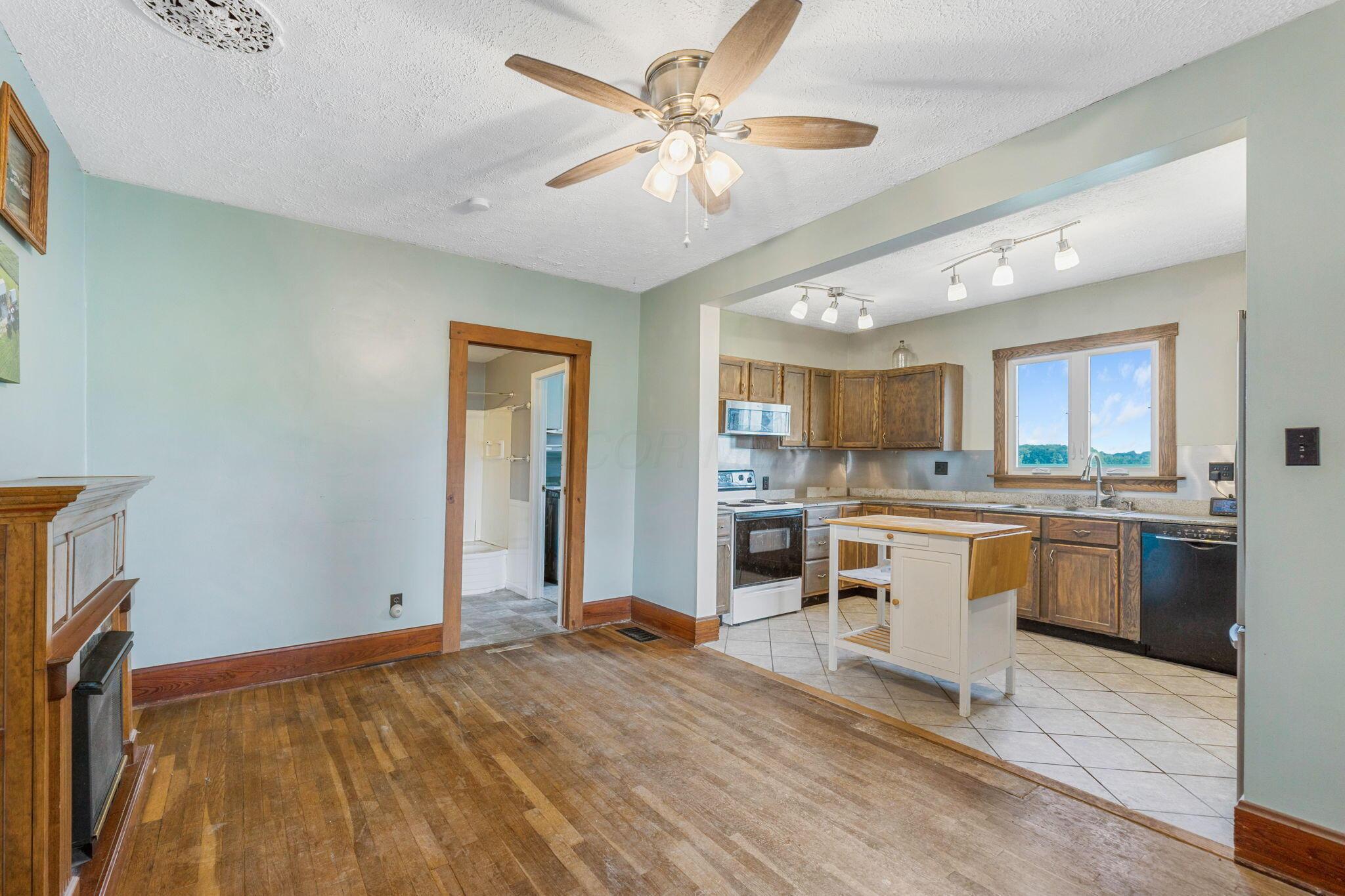 9900 Windfall Road La Rue, OH 43332 - Photo 6 of 28 9900 windfall rd (Interior)-1