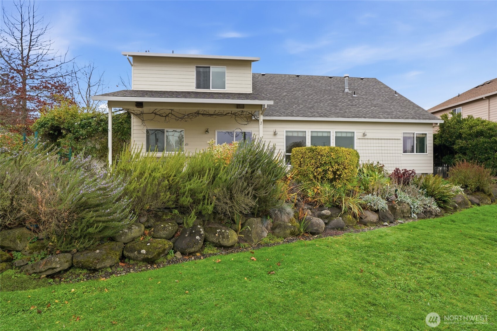 3550 Northeast 214th Avenue Fairview, OR 97024 - Photo 30 of 40 a front view of house with yard and green space