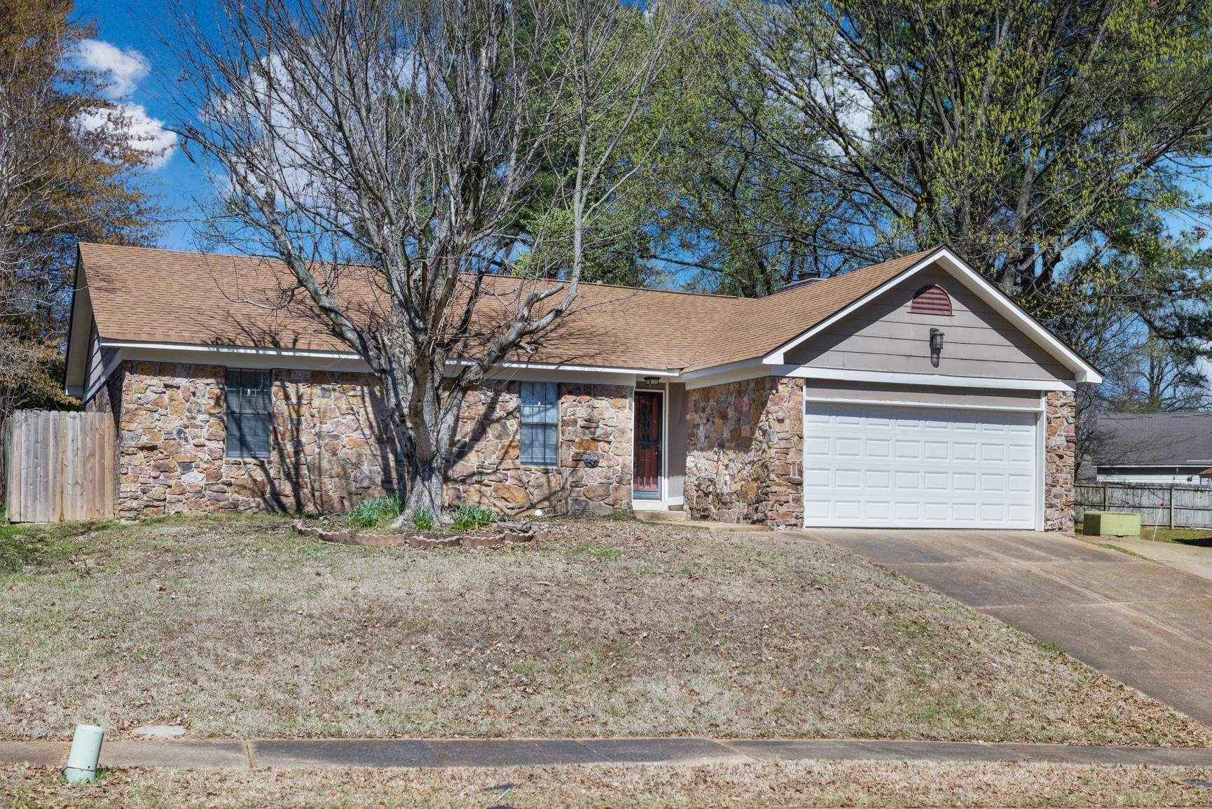 4074 Remsen Cove Memphis, TN 38135 - Photo 2 of 23
