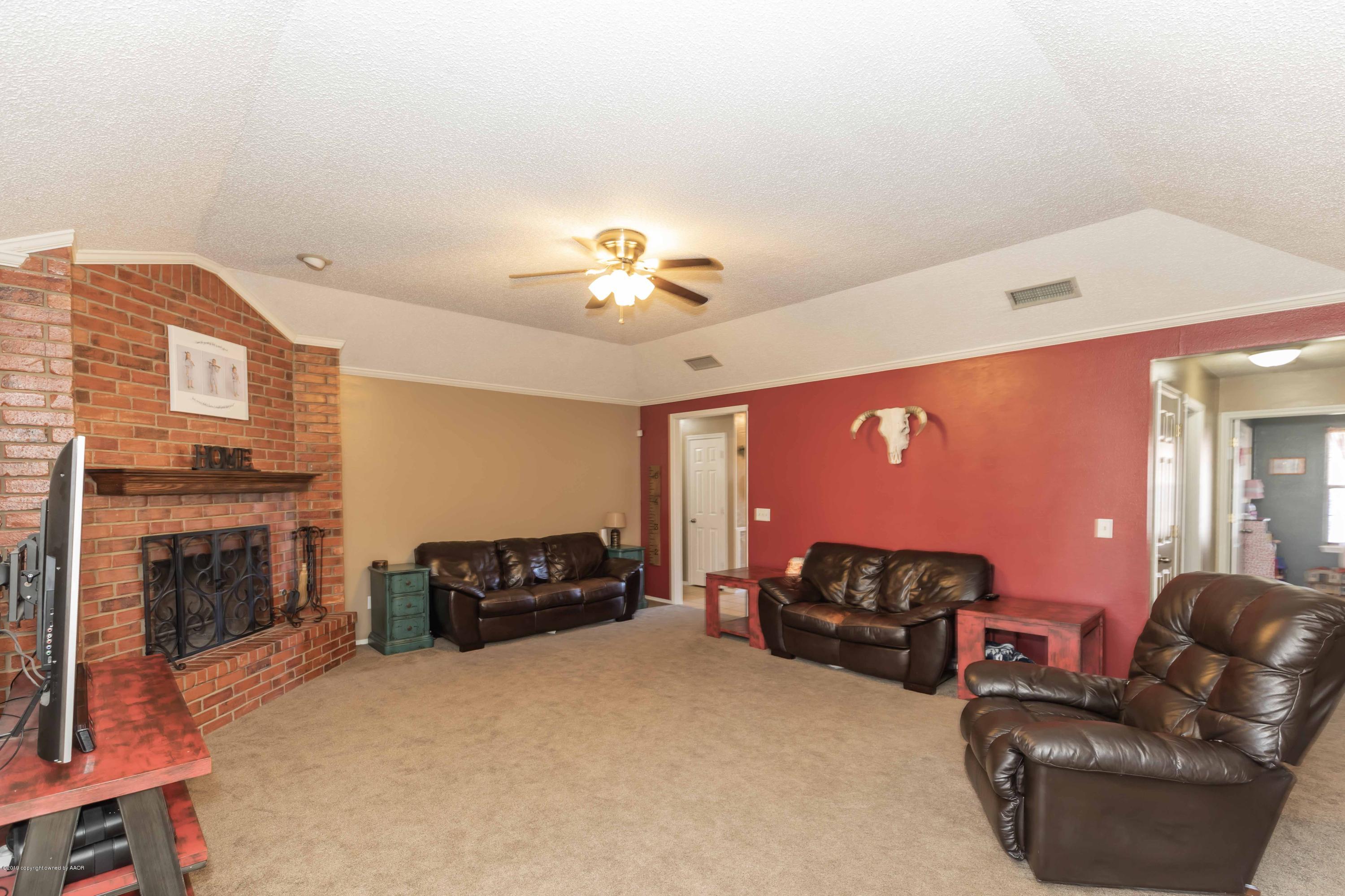 4208 Rincon Avenue Amarillo, TX 79110 - Photo 6 of 38 LIVING ROOM VIEW 1