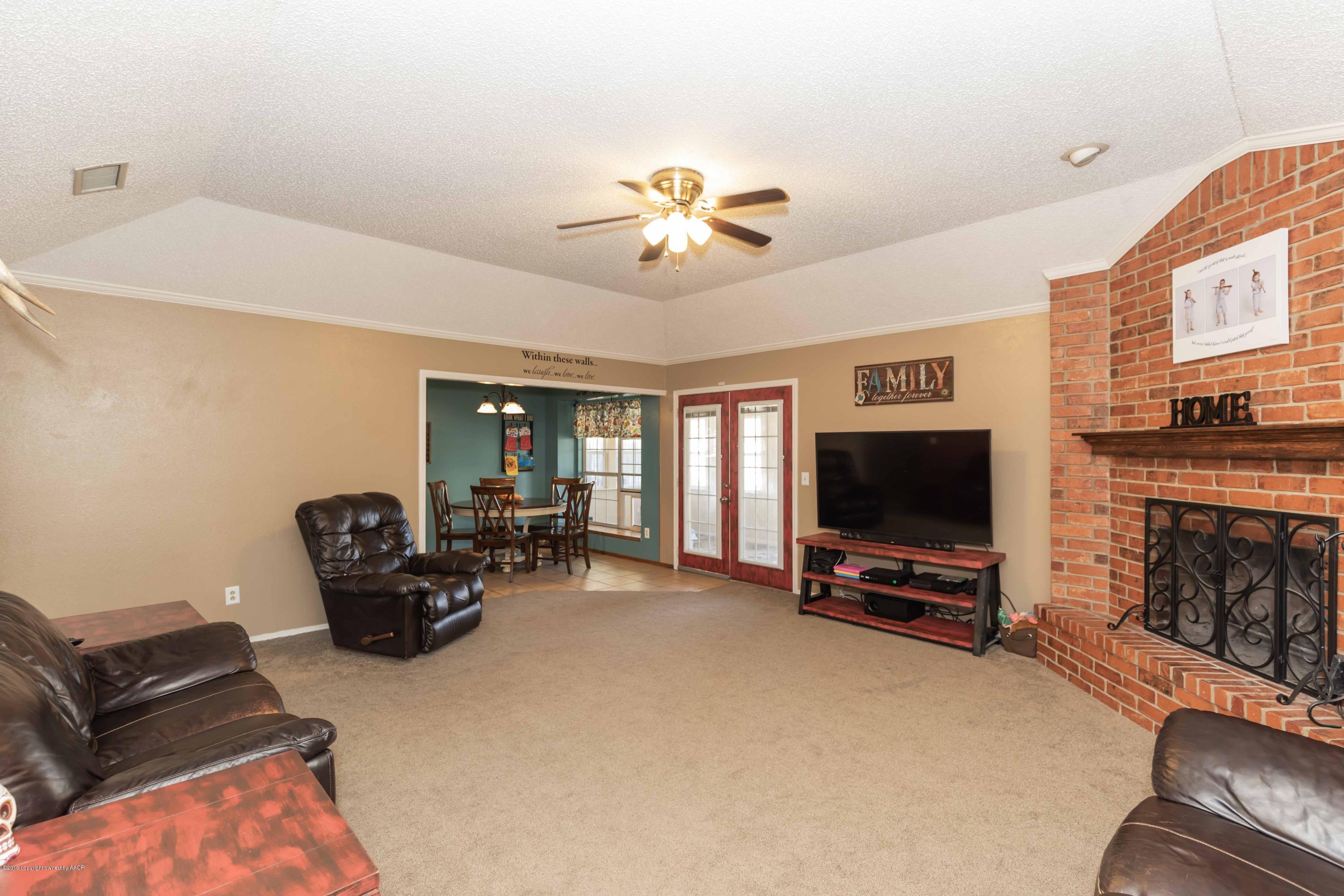4208 Rincon Avenue Amarillo, TX 79110 - Photo 8 of 38 LIVING ROOM VIEW 3