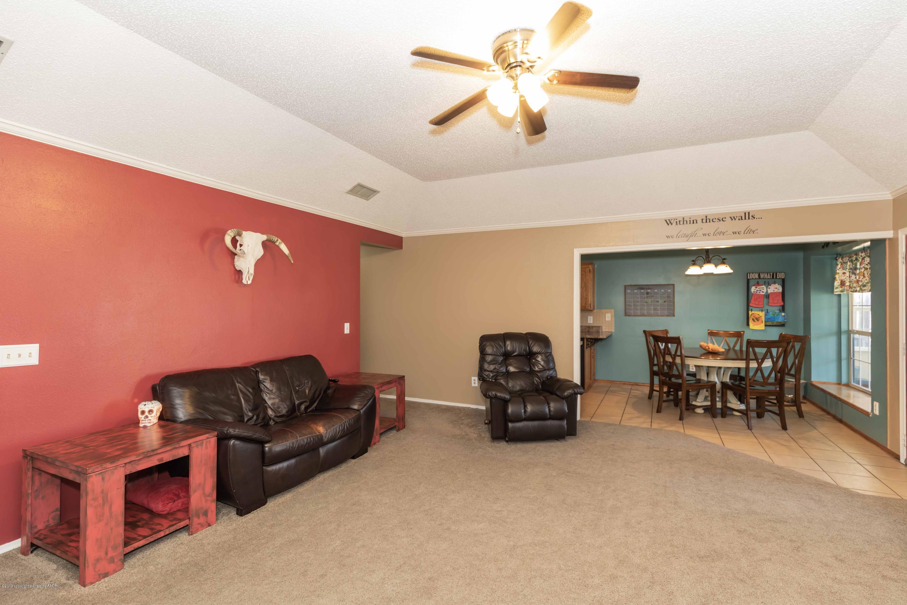 4208 Rincon Avenue Amarillo, TX 79110 - Photo 9 of 38 LIVING ROOM VIEW 4