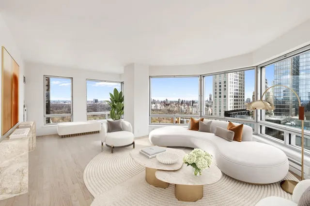 $3,550,000 | 301 West 57th Street, Unit 34C | Hell's Kitchen