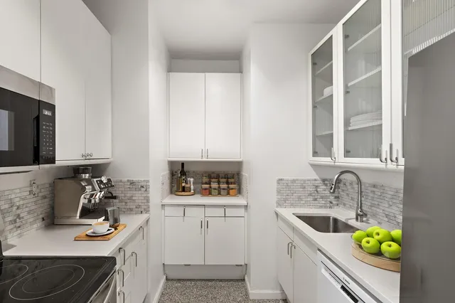 $3,550,000 | 301 West 57th Street, Unit 34C | Hell's Kitchen