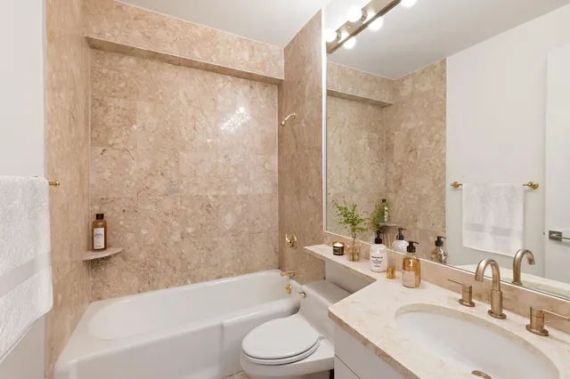 $3,550,000 | 301 West 57th Street, Unit 34C | Hell's Kitchen