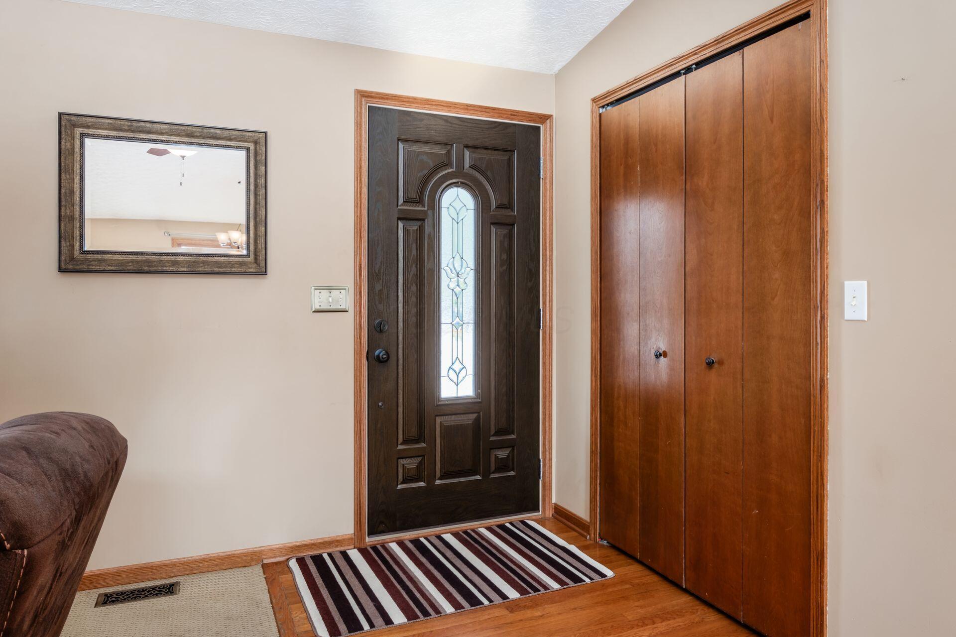 10862 Center Village Road Galena, OH 43021 - Photo 4 of 40 Entry area