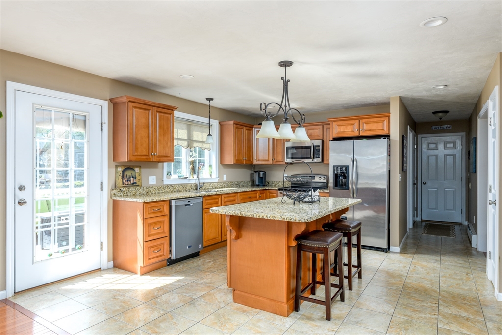 248 Pleasantdale Road Rutland, MA 01543 - Photo 3 of 27