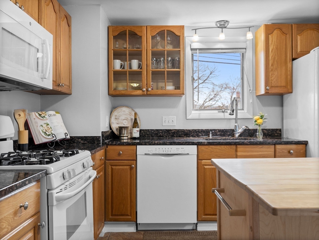 88 Lakeview Terrace Waltham, MA 02451 - Photo 11 of 14 Gallery Image 11
