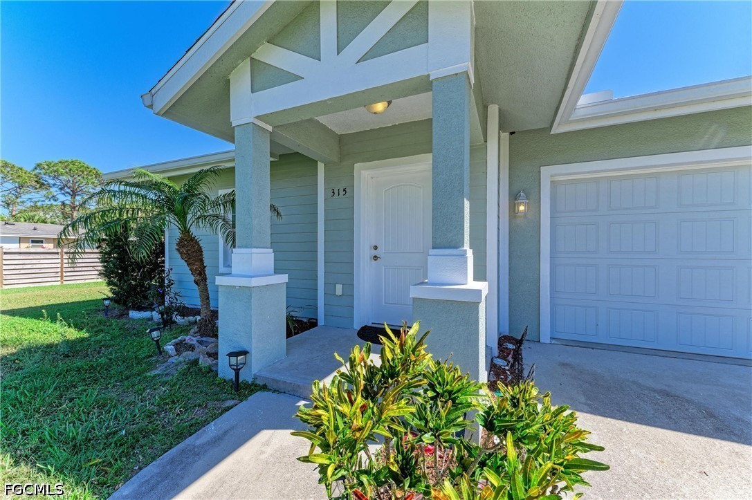 315 Southland Road Venice, FL 34293 - Photo 2 of 29 Gallery Image 2