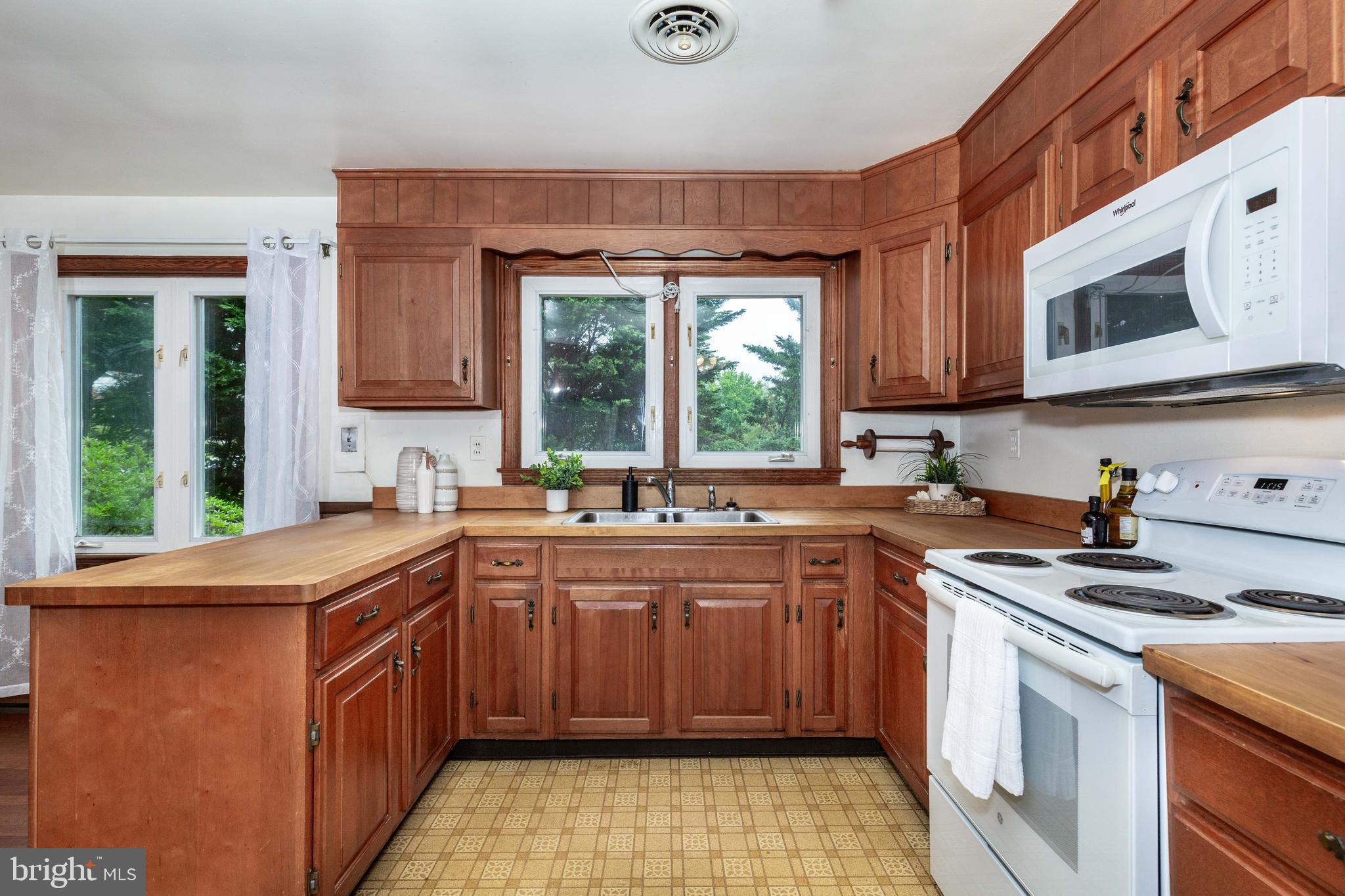 2570 Deer Park Road Finksburg, MD 21048 - Photo 22 of 45 Kitchen