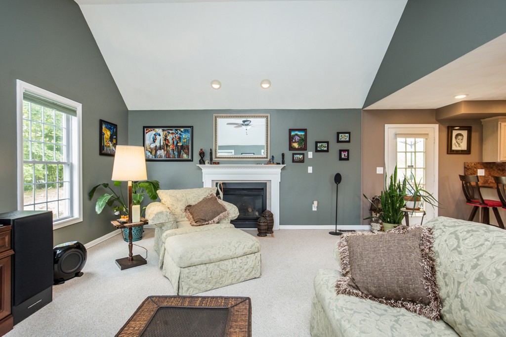 12 Maple Ridge Road Methuen, MA 01844 - Photo 4 of 30 Gallery Image 4