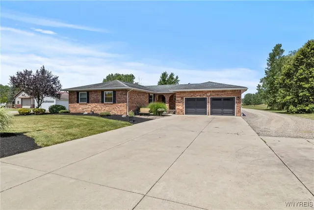 $749,499 | 354 Westwood Road, Lancaster, NY 14086