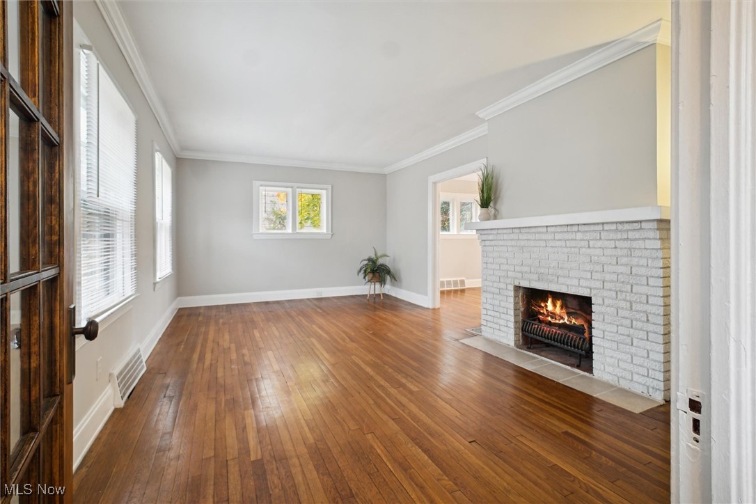 3349 Altamont Road Cleveland, OH 44118 - Photo 3 of 42