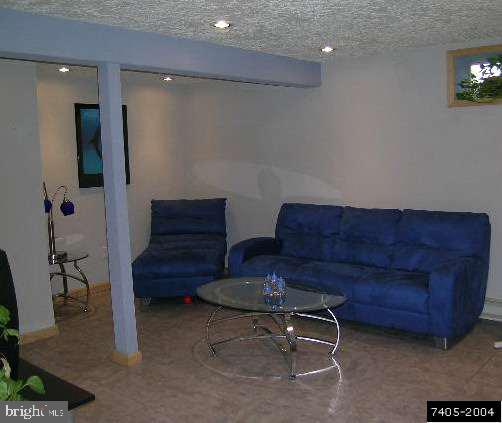 411 Meade Avenue Hanover, PA 17331 - Photo 4 of 6 Gallery Image 4