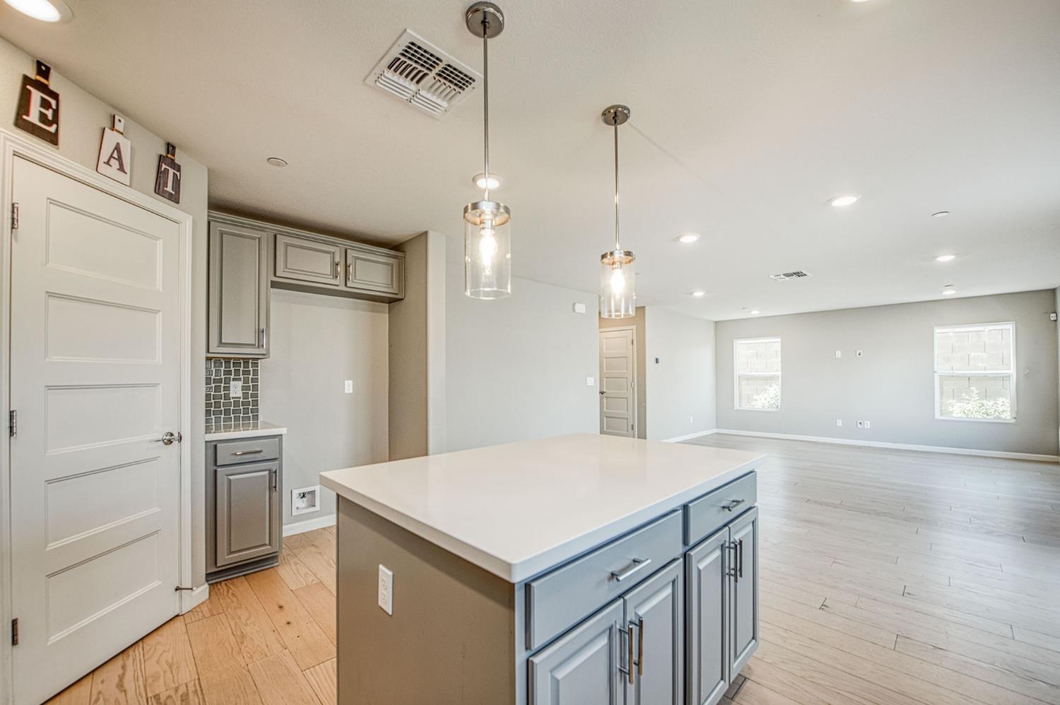 987 North Filbert Avenue Fresno, CA 93727 - Photo 15 of 38 large pantry
