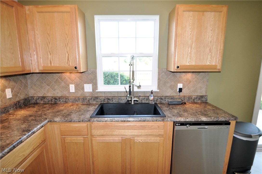 6272 Greenview Trail North Ridgeville, OH 44039 - Photo 11 of 31