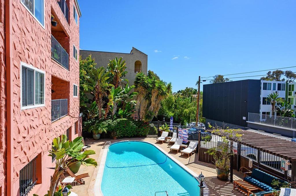 3688 1st Avenue, Unit 15 San Diego, CA 92103 - Photo 24 of 35 a view of a chairs and table in a patio