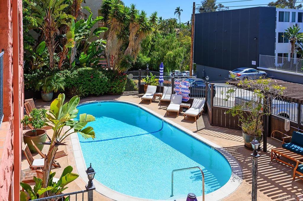 3688 1st Avenue, Unit 15 San Diego, CA 92103 - Photo 25 of 35 a view of a chairs and table in a patio