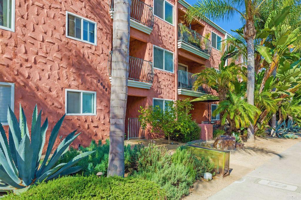 3688 1st Avenue, Unit 15 San Diego, CA 92103 - Photo 31 of 35 front view of a building