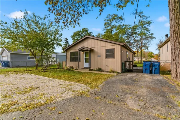 $1,800 | 37446 East Park Lane, Lake Villa, IL 60046