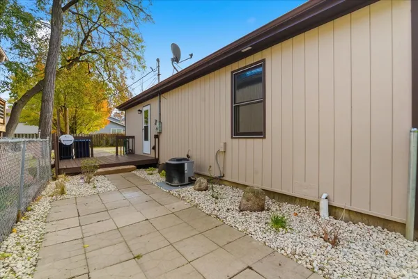 $1,800 | 37446 East Park Lane, Lake Villa, IL 60046