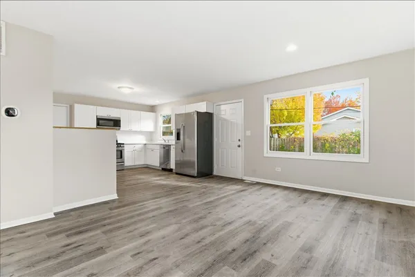 $1,800 | 37446 East Park Lane, Lake Villa, IL 60046