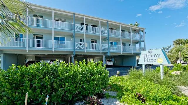 $1,395,000 | 7000 Gulf Drive, Unit 115, Holmes Beach, FL 34217