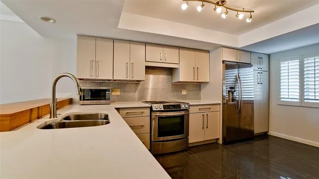 $1,395,000 | 7000 Gulf Drive, Unit 115, Holmes Beach, FL 34217