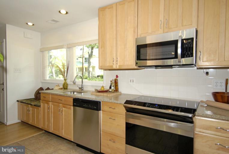 4810 Edgefield Road Bethesda, MD 20814 - Photo 14 of 17 Kitchen