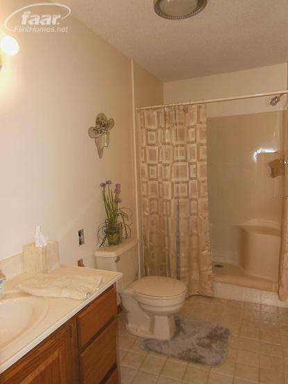 8065 Potter Road Flushing, MI 48433 - Photo 9 of 25 20353933-8.JPG
