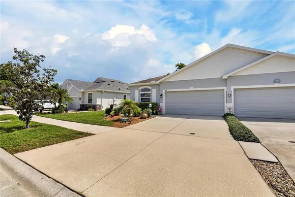 $297,500 | 7418 Surrey Pines Drive, Apollo Beach, FL 33572