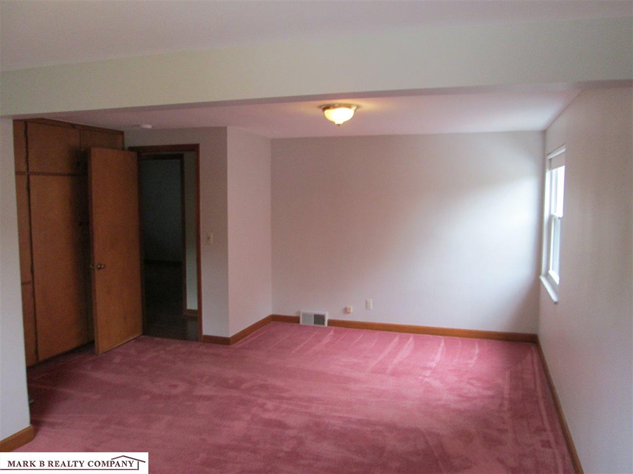 1912 Prestwick Road Grosse Pointe Woods, MI 48236 - Photo 12 of 24
