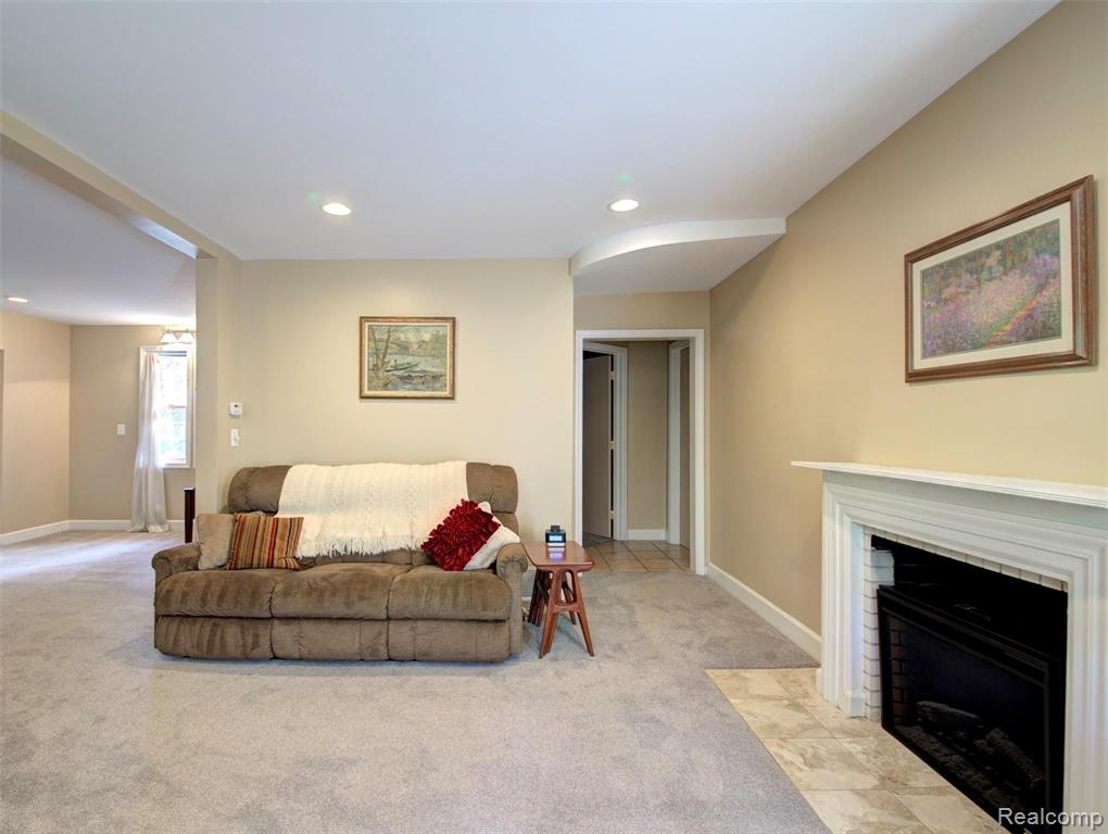 29214 Dresden Street Farmington Hills, MI 48336 - Photo 27 of 49