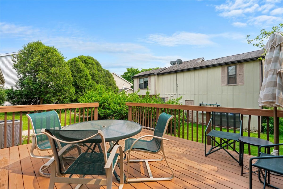 642 Dunham Road Gurnee, IL 60031 - Photo 18 of 33 a view of a chairs on the roof deck