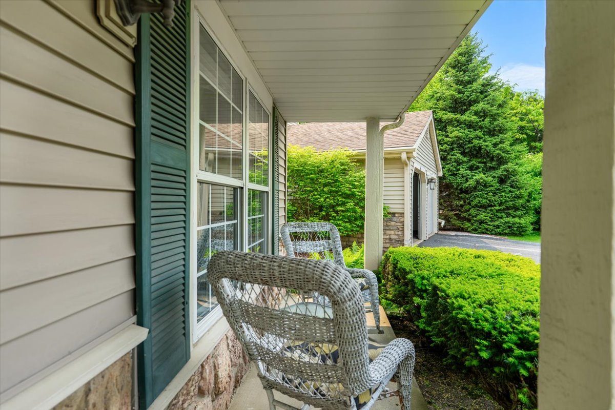 642 Dunham Road Gurnee, IL 60031 - Photo 20 of 33 a view of balcony with furniture