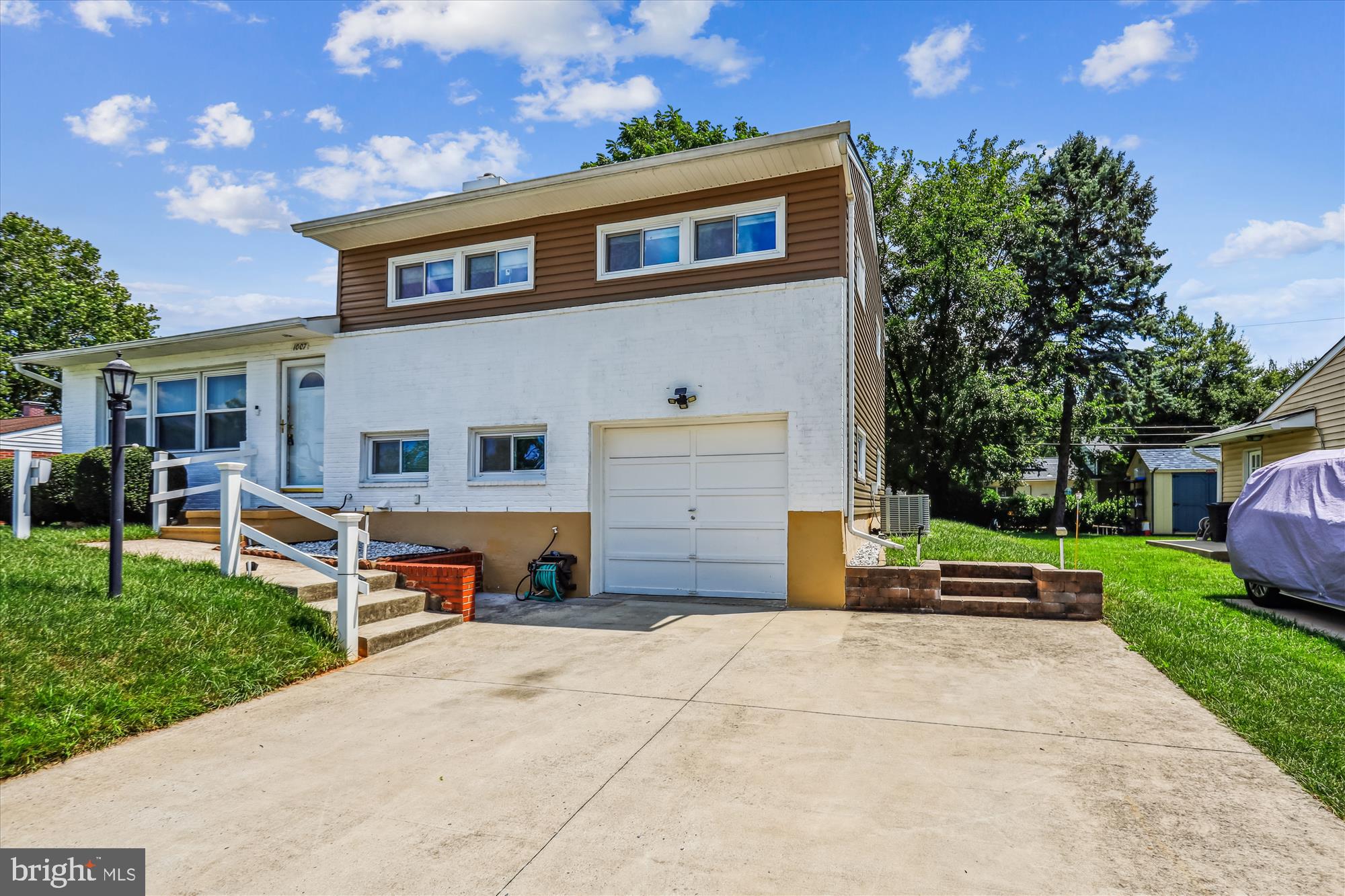 1007 Marksworth Road Baltimore, MD 21228 - Photo 4 of 28 Driveway