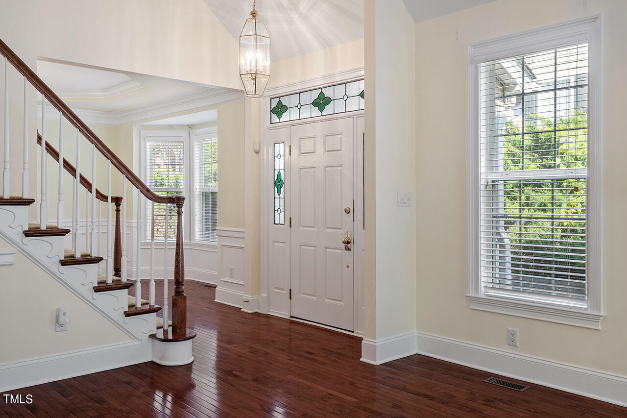 11551 Auldbury Way Raleigh, NC 27617 - Photo 4 of 38 11551 Auldbury Way_19