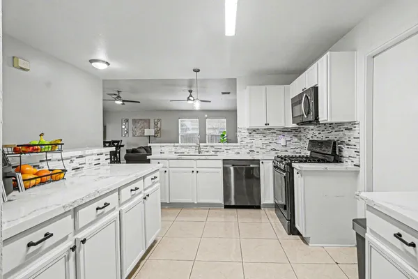 $2,000 | 2910 Meiko Drive, Houston, TX 77045