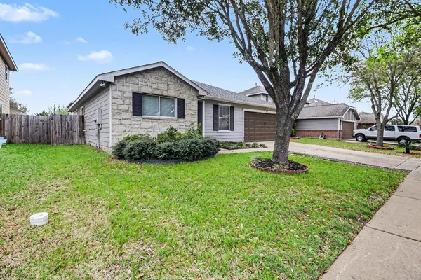 $2,000 | 2910 Meiko Drive, Houston, TX 77045