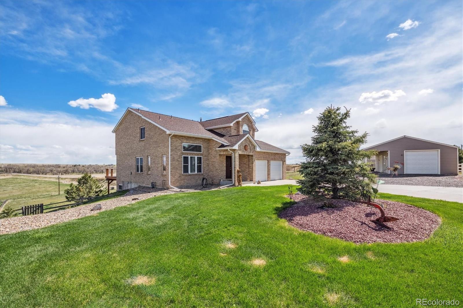 1395 View Ridge Road Bennett, CO 80102 - Photo 3 of 37