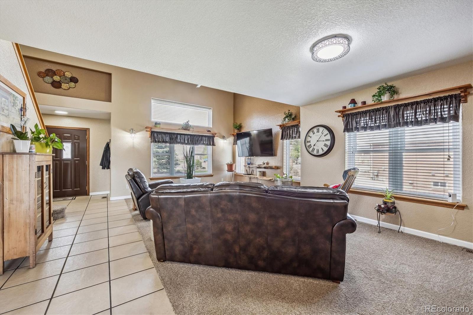 1395 View Ridge Road Bennett, CO 80102 - Photo 7 of 37