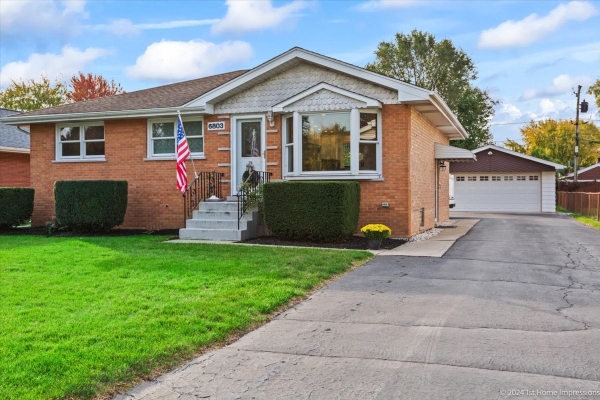 6803 97th Street Chicago Ridge, IL 60415 - Photo 3 of 28 Gallery Image 3