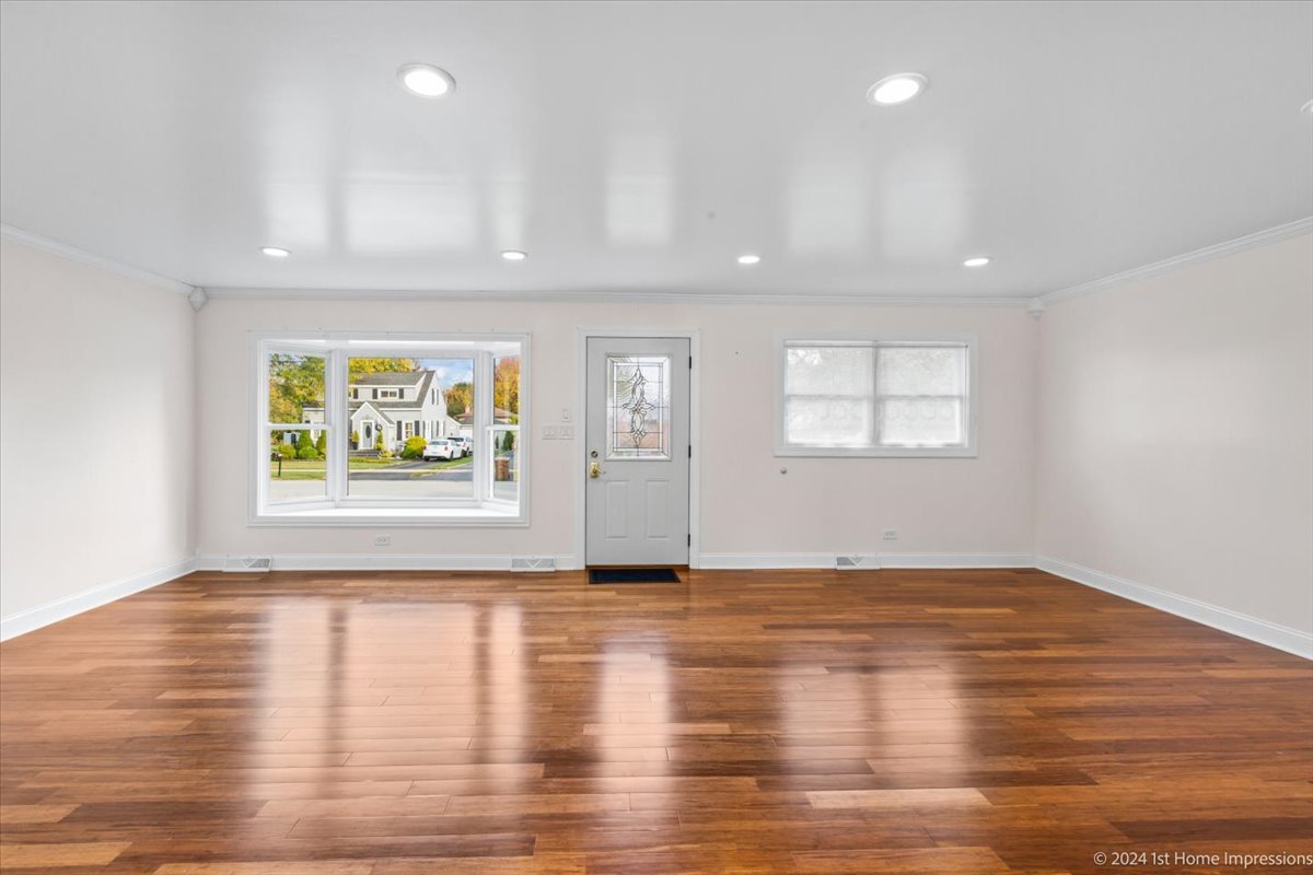 6803 97th Street Chicago Ridge, IL 60415 - Photo 4 of 28 Gallery Image 4